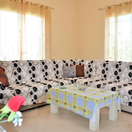 Apartment Iremia Spacious For Family Holidays