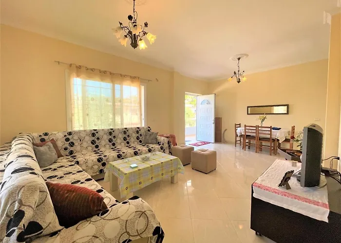 Iremia Family Holidays Apartment Vlorë