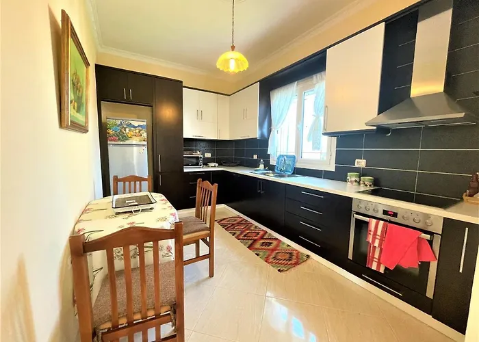 Apartman Villa Iremia Spacious Apartment For Family Holidays