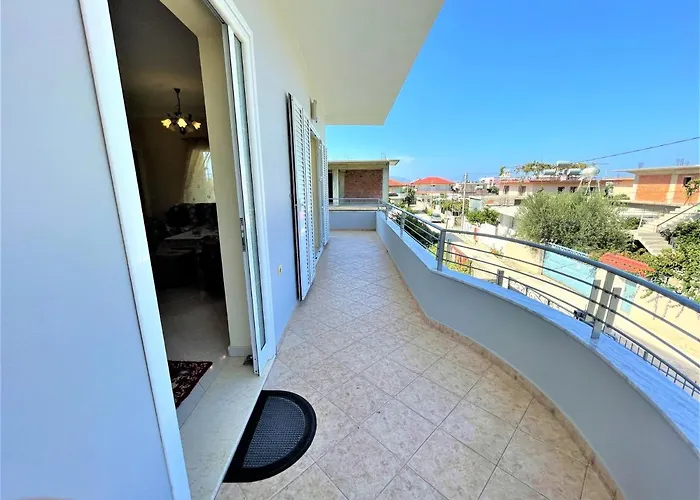 Iremia Spacious For Family Holidays Apartment Vlorë